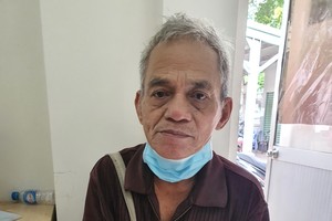 李宣福講述自己的家境。