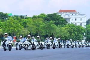 駕駛摩托車技術表演節目。
