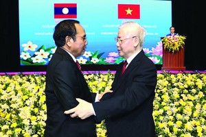 黨中央總書記阮富仲接見老撾人民革命 黨中央政治局委員、書記處常務書記、國家副主席本通‧吉瑪尼。