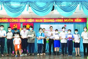 第五郡婦聯會關愛受疫情影響貧困學生 