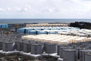 日本核能監管機構正式批准一項計畫，允許福島第一核電廠中逾100萬噸處理過核廢水排入海中。（圖／美聯社）