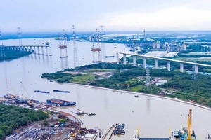 橫跨隆槽河的濱瀝-隆城高速公路項目的福慶橋工程須加快施工進度。