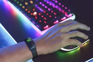 穿戴手腕按摩器能緩解疲倦