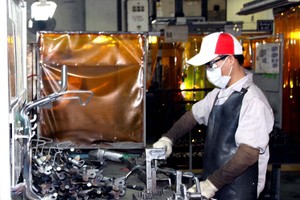 越南精準工業公司生產機械零配件一瞥。