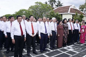 黨政領導上香緬懷武志功主席