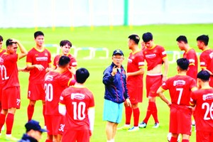 越南男足球隊在訓練中。