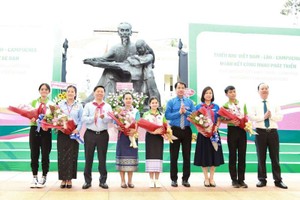 越老柬３國少兒聯歡會