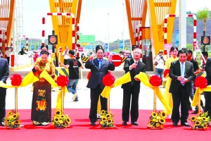 雲屯-芒街高速路通車