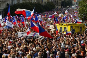 捷克７萬人示威促政府應對能源價格飆升