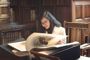 阮仲垂卿曾經出國學習電影和色彩調配。