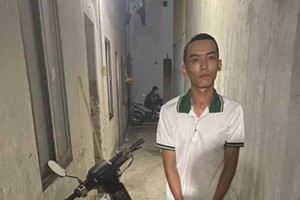 裴德勝被扣押。