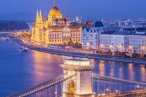 位於匈牙利首都布達佩斯的著名建築－座落在多瑙河畔的議會大廈。圖源：互聯網