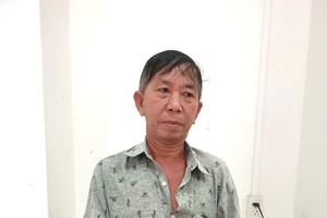 黃喜正等錢入院做化療。