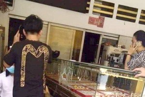 調查平陽省某金舖搶劫案