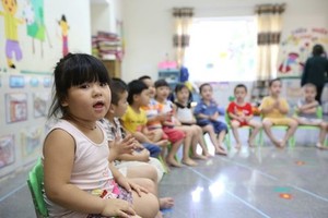 本市有大量幼兒學習英語。