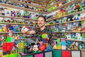 卡斯滕邁爾收藏大量扭動玩具。（圖：互聯網）