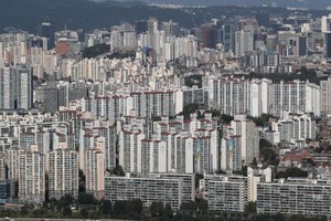 從首爾汝矣島63大廈瞭望的市區公寓。（圖：韓聯社）