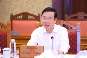 黨中央書記處常務書記武文賞主持會議。（圖：文牒）