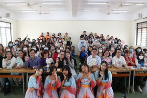 市人文與社科大學中國語文系迎新生