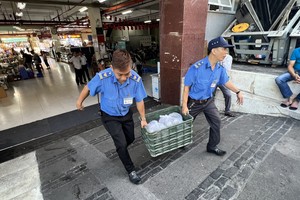 第五郡助永隆农民销售 15 吨橙子