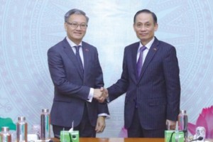 越南与老挝加强特殊友好关系