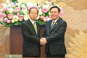国会主席接见日本自民党原干事长