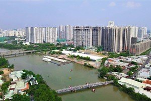 本市加快为各个遇羁绊商住房项目签发所有权证书的工作进度。