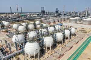 石油化工廠