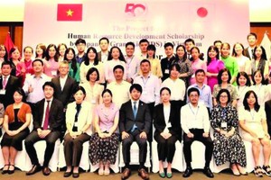 赴日进修硕士和博士班