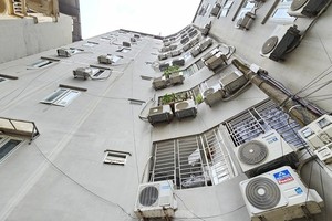 市公安紧急核查小型公寓