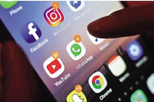 英国政府正式批准《在线安全法案》成为法律，监管科企平台发布的内容。 \网络图片