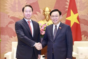 国会主席接见韩国 SK 集团董事长