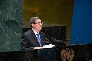 在位于纽约的联合国总部，古巴外交部长罗德里格斯在投票前发言。 （新华社）