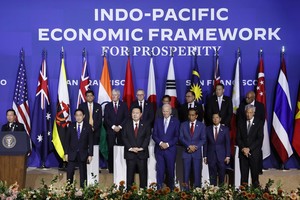 越南国家主席武文赏出席IPEF高级领导人会晤并发表讲话。