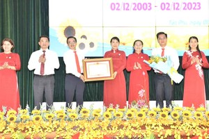 新富郡荣获政府总理奖状。