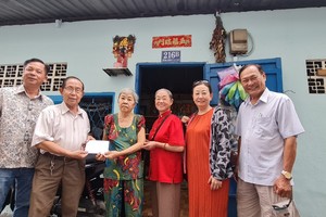 何氏宗祠帮助贫病宗亲