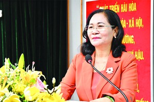 加紧完成地铁２号线场地清拆补偿