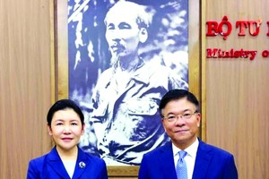 加深越-中法律与司法合作关系