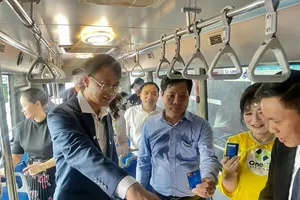 ３条巴士线实现无现金支付