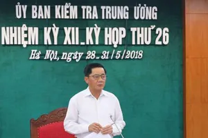 Đồng chí Trần Cẩm Tú, Bí thư Trung ương Đảng, Chủ nhiệm Ủy ban Kiểm tra Trung ương phát biểu tại kỳ họp