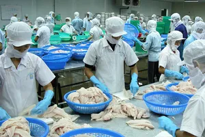 Lo doanh nghiệp Việt “chết trên sân nhà” vì hàng nước ngoài “đội lốt”