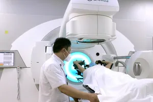 Bệnh viện E xác minh vụ nhân viên y tế nhận tiền tại Khoa Xạ trị
