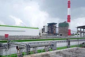 Một góc nhà máy giấy Lee & Man. Ảnh: CAO PHONG