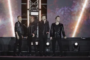 Khán giả “giận tím người” vì trải nghiệm chưa tương xứng, ban tổ chức show Weslife nói gì?