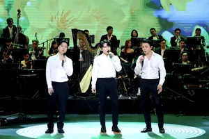 Quốc Thiên rủ Lân Nhã, Lê Hiếu hát nhạc tết