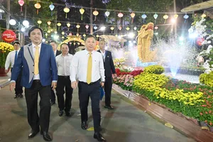 Rộn ràng khai mạc Hội Hoa xuân TPHCM Giáp Thìn lần thứ 44