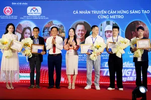 Trao giải “Chạm đến tương lai cùng Metro”