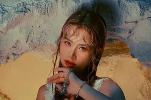 Đông Nhi ra mắt album “Theater of dreams”