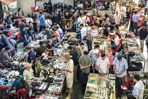 Những món đồ biết kể chuyện trong “Thành phố xưa và nay”