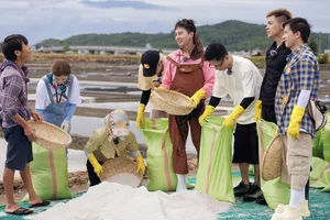 Thấm đẫm nghị lực người dân miền biển